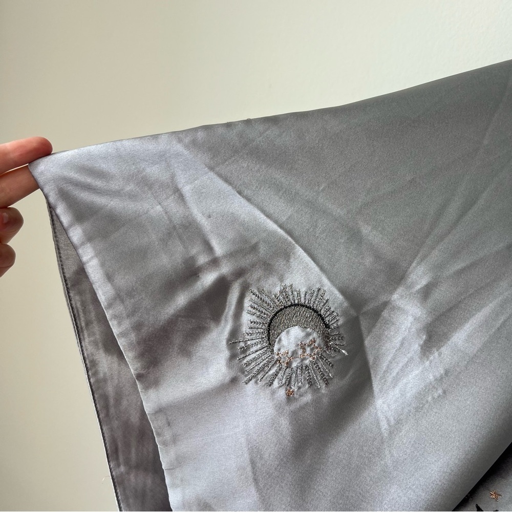 By Anthropologie Celestial Embroidered Robe Silver - Picture 7 of 11